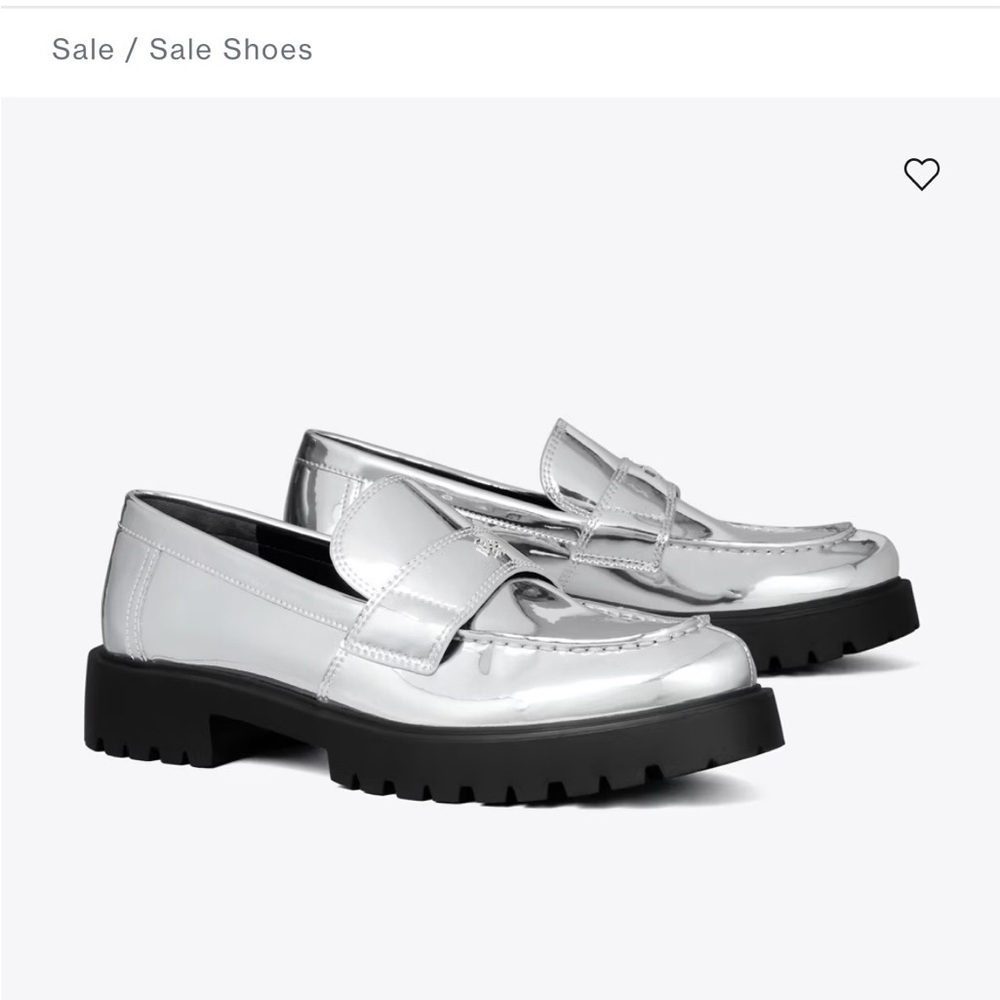 Tory Burch Classic Lug Loafers - good as 🆕 💫